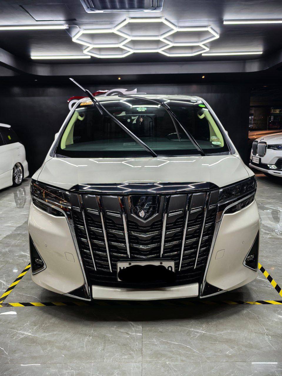 
								Alphard 2019 full									