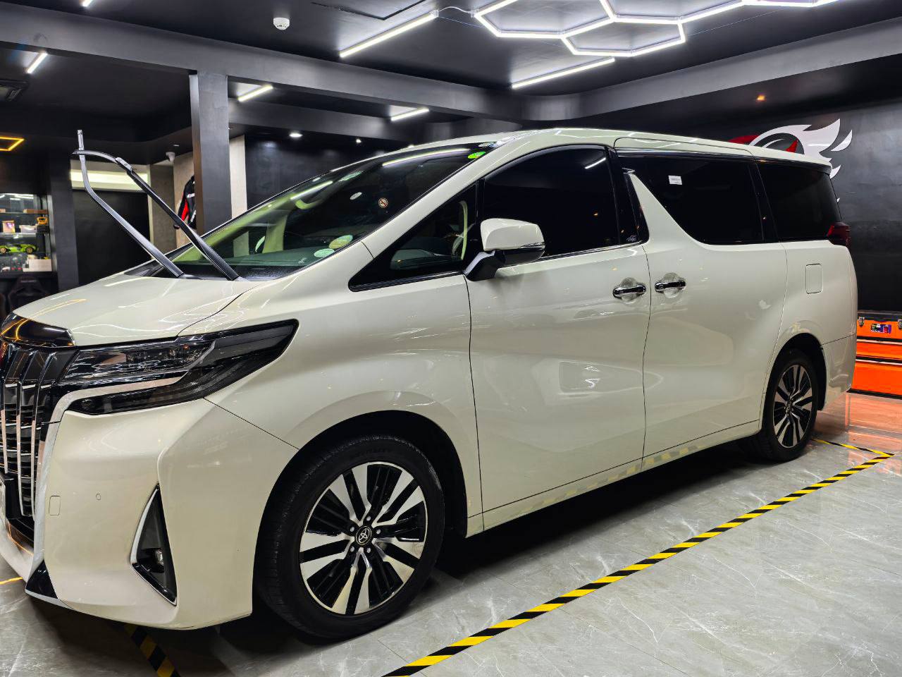 
								Alphard 2019 full									