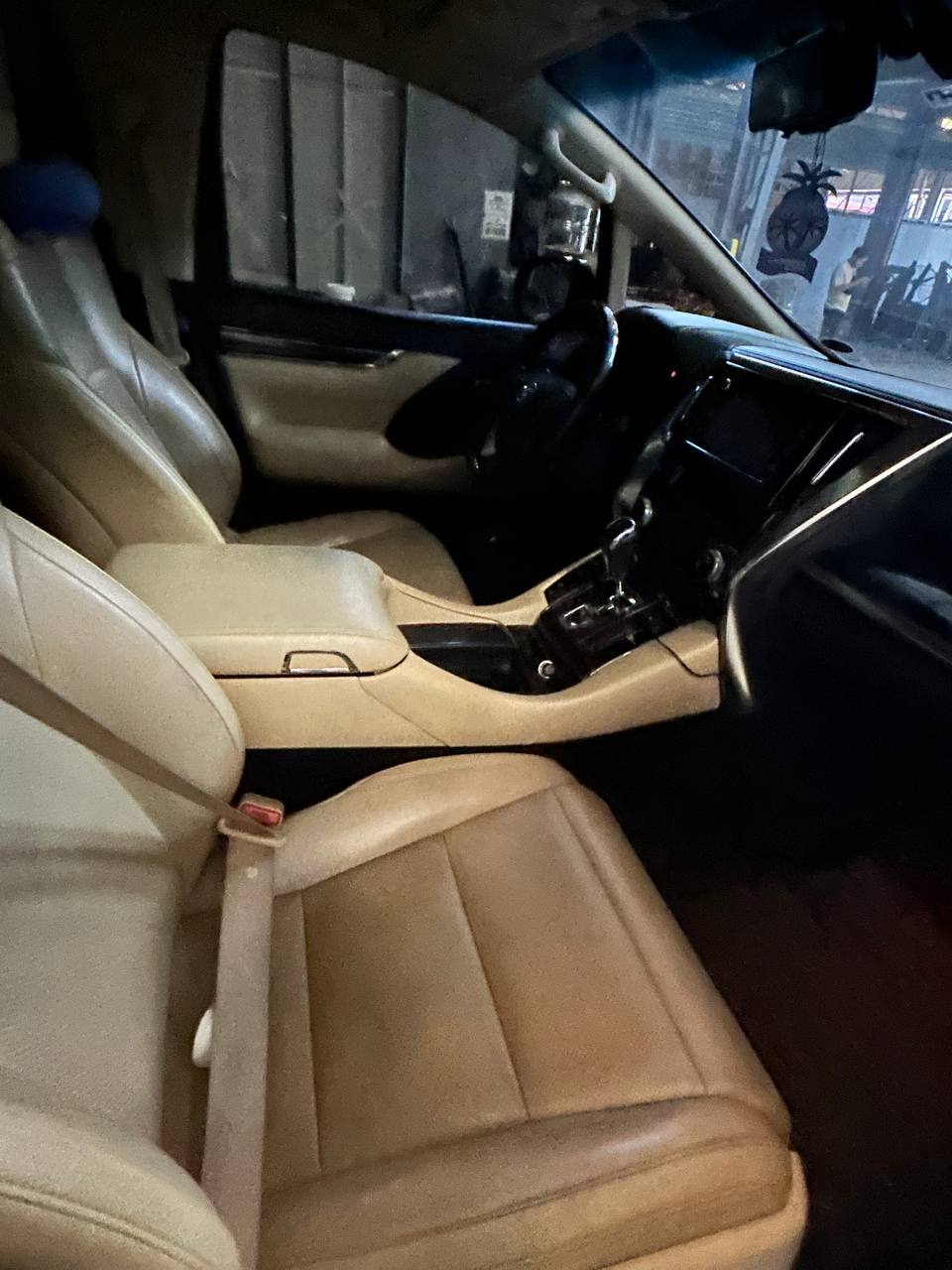 
								black alphard 2018 full									